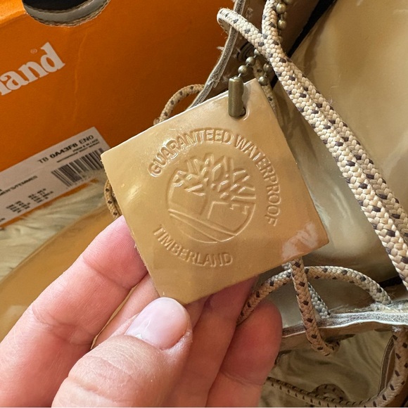 Timberland Wheat Patent Leather Premium 6 Inch Waterproof Boots Women’s Size 11 - Picture 3 of 7